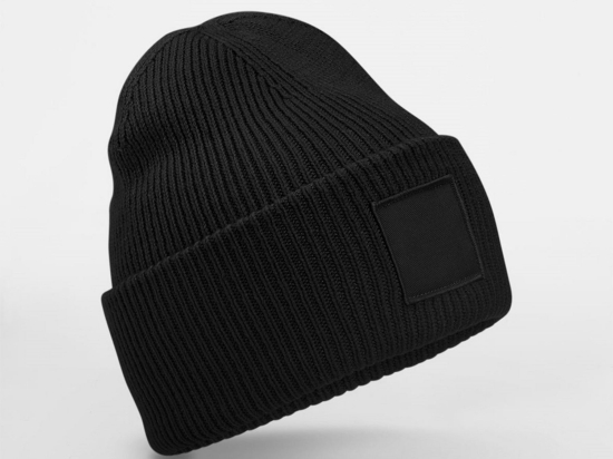 Bonnet avec empiècement carré